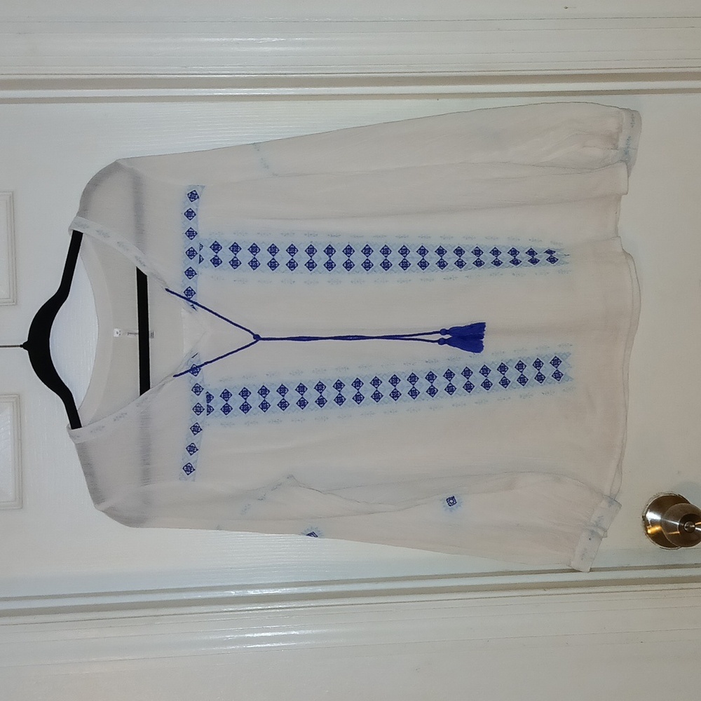 Passport long sleeve blouse